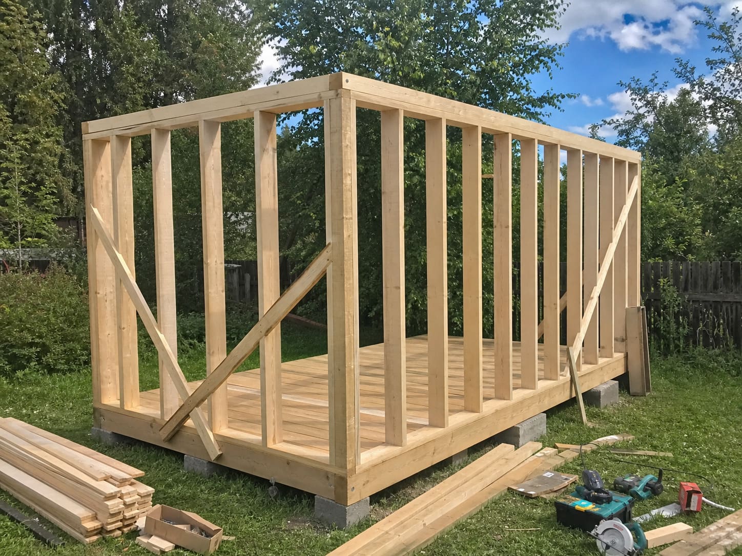 Каркас сарая из бруса
